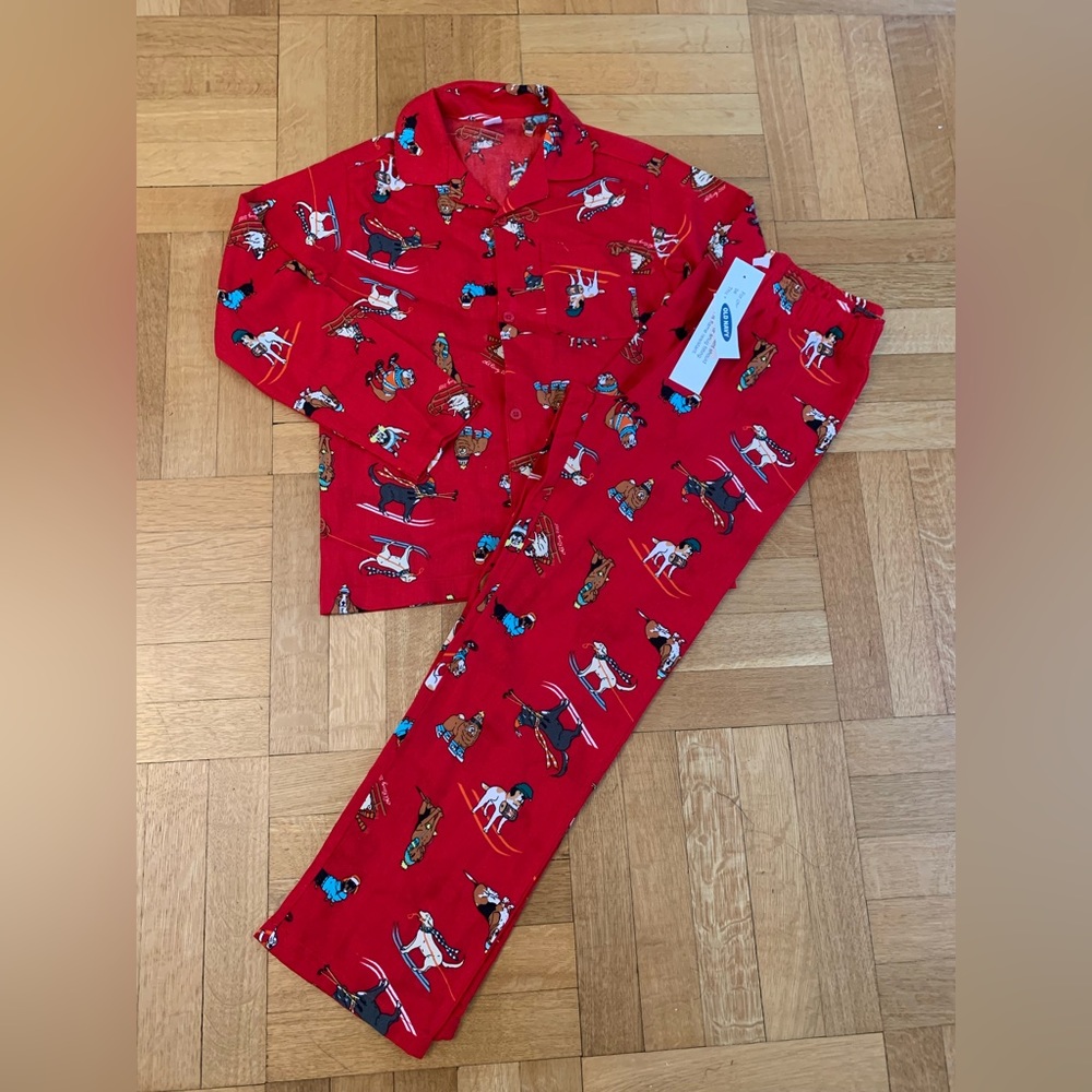 NWT Old Navy Festive PJs in Size 10-12.
